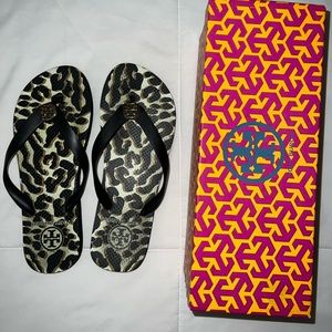 🖤🤎 Tory Burch Cheetah Print Flip Flop With Gold Reva Logo - Size 7 Women 🐆